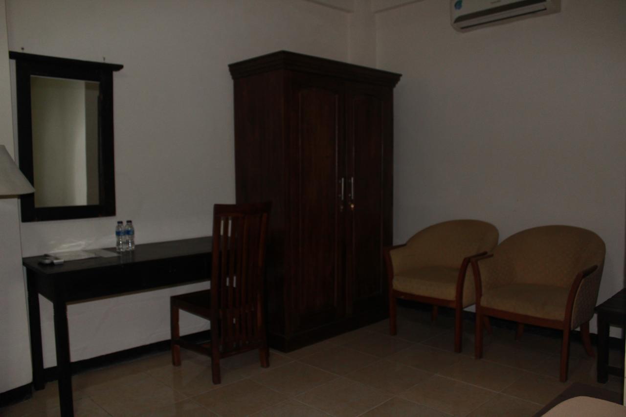 Simpang Tujuh Hotel Cepu ภายนอก รูปภาพ