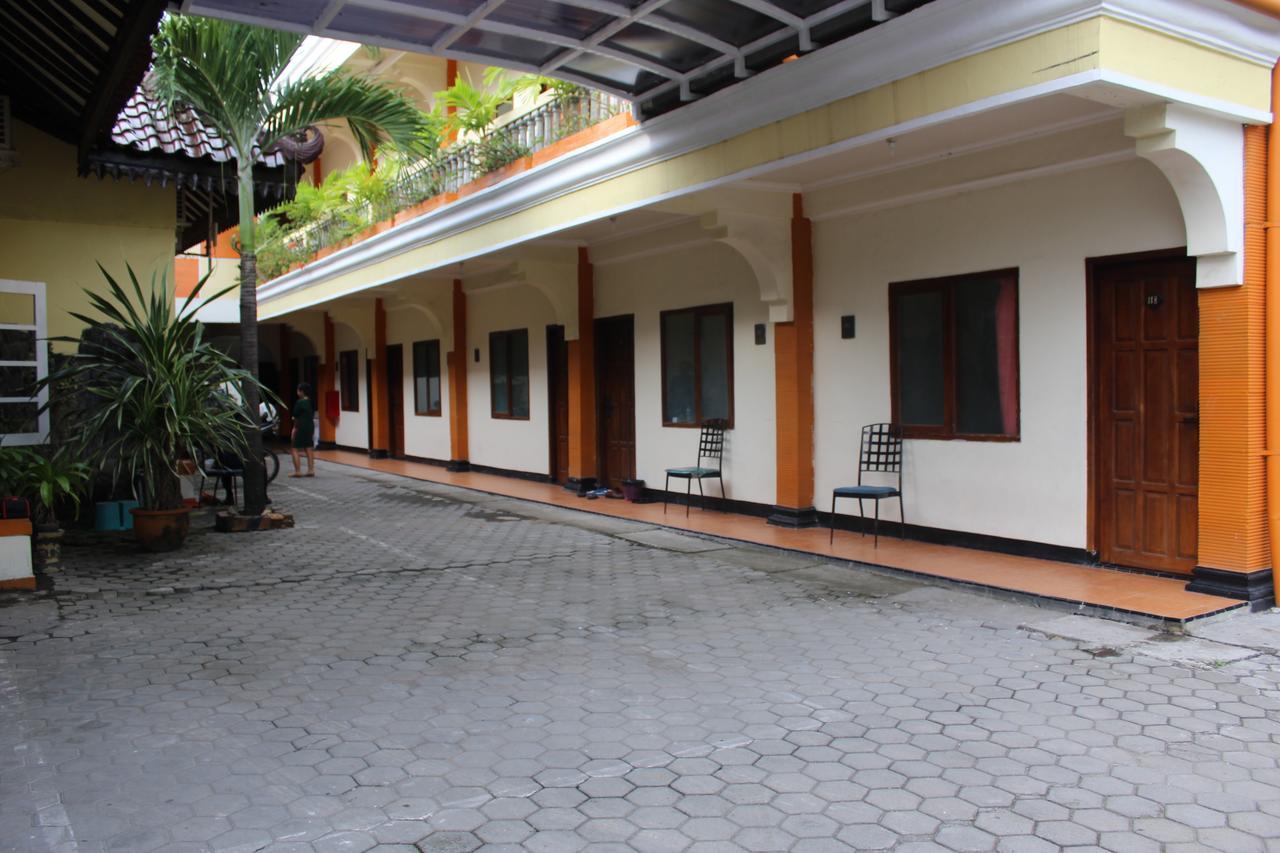 Simpang Tujuh Hotel Cepu ภายนอก รูปภาพ